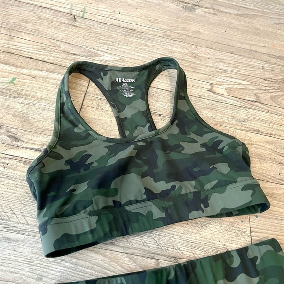 All Access Front Row Bra (M) and Leggings (S) in Olive Camo Set EUC - Picture 7 of 11